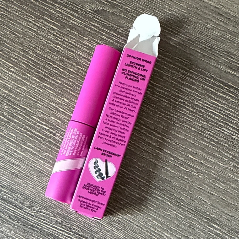 ❤️$9 NWT Too Faced Ribbon Wrapped Lash Extreme Length Tubing Mascara